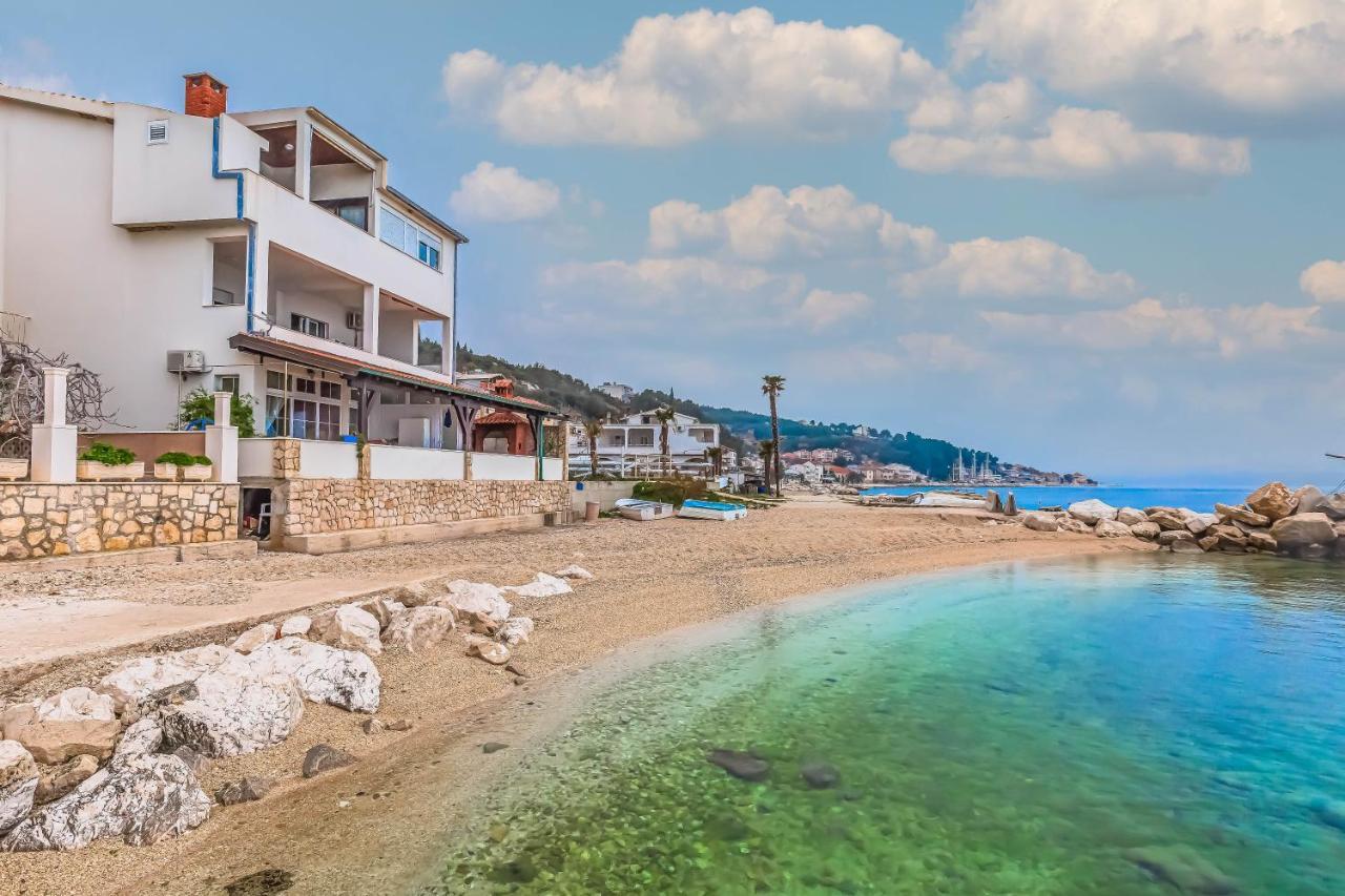 Beachfront Apartment Jesenice  Exterior photo